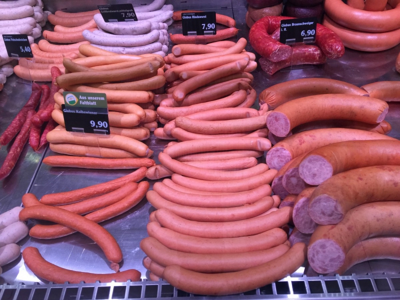 vente-LA COLLE SUR LOUP-min_sausages_meat_butchery-1069321